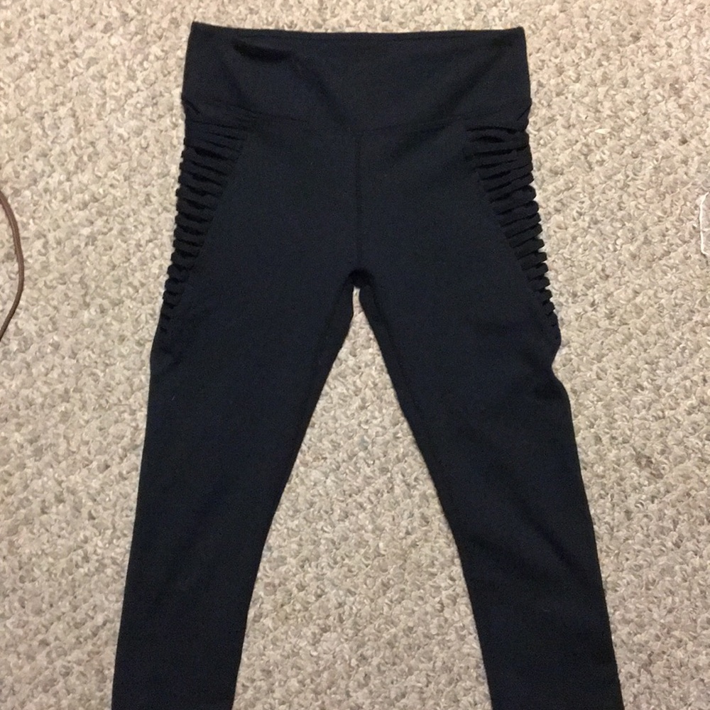 Like new! Fabletics Capri leggings